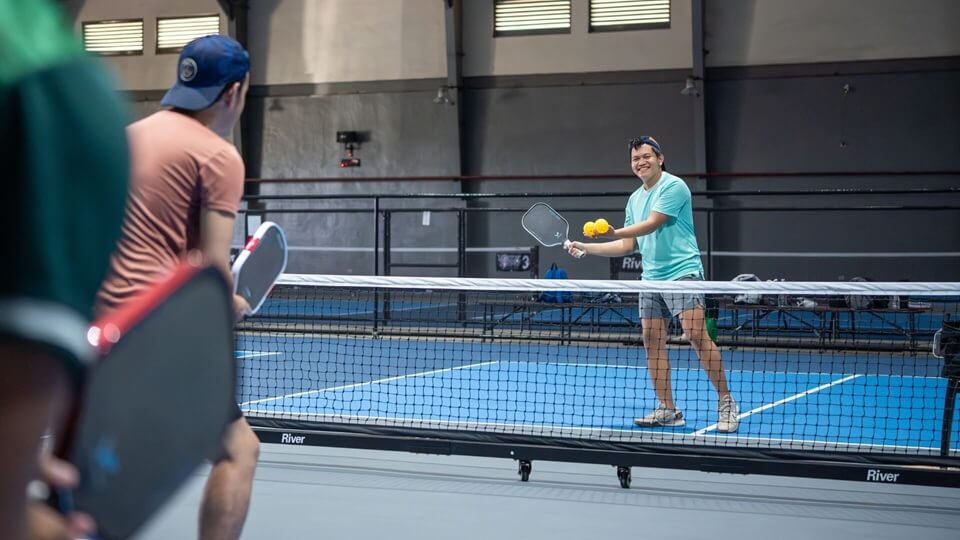 Smiling and very friendly coach in Cebu for pickleball